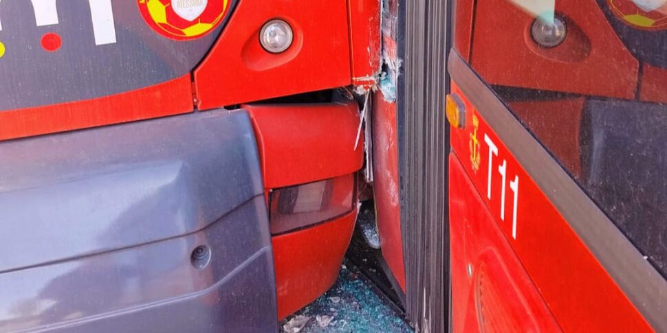 Si scontrano due tram a Messina: conducente in ospedale, servizio sospeso