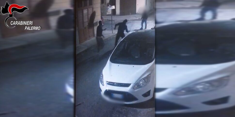 Campofelice di Roccella, la lite al bar con un connazionale e poi la spedizione punitiva davanti alla moglie e al figlio: arrestati due fratelli stranieri - VIDEO