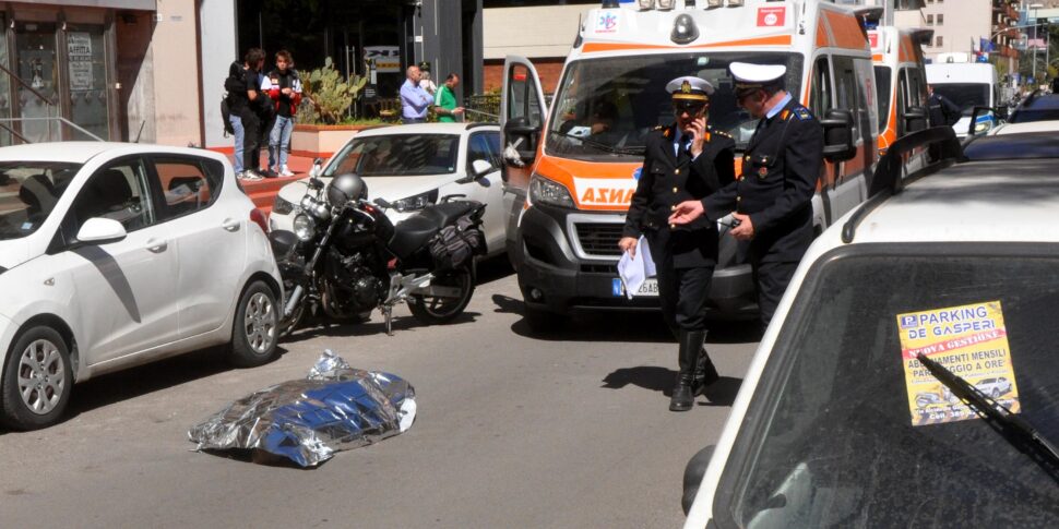 Palermo, indagato per omicidio stradale il motociclista che ha travolto e ucciso un'anziana: è un architetto del Comune