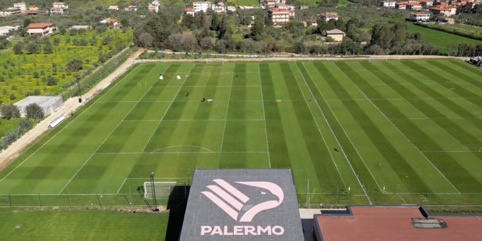 Il nuovo centro del Palermo: due campi in erba grandi come quello del Barbera e due edifici per la squadra - LE FOTO