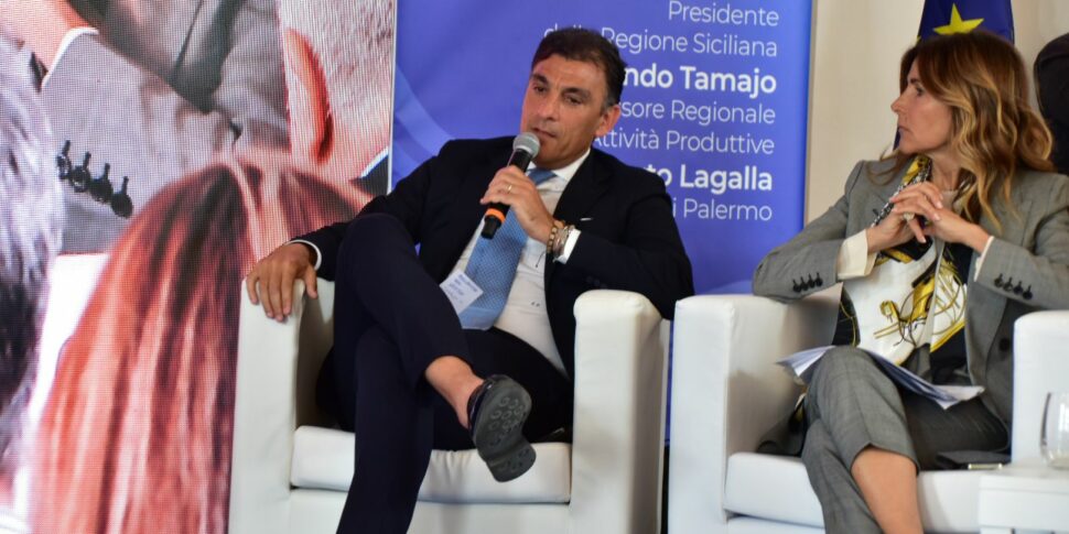 L'annuncio di Tamajo: «Ok dall'Europa per la norma che prevede contributi ai datori di lavoro per sostenere le nuove assunzioni»