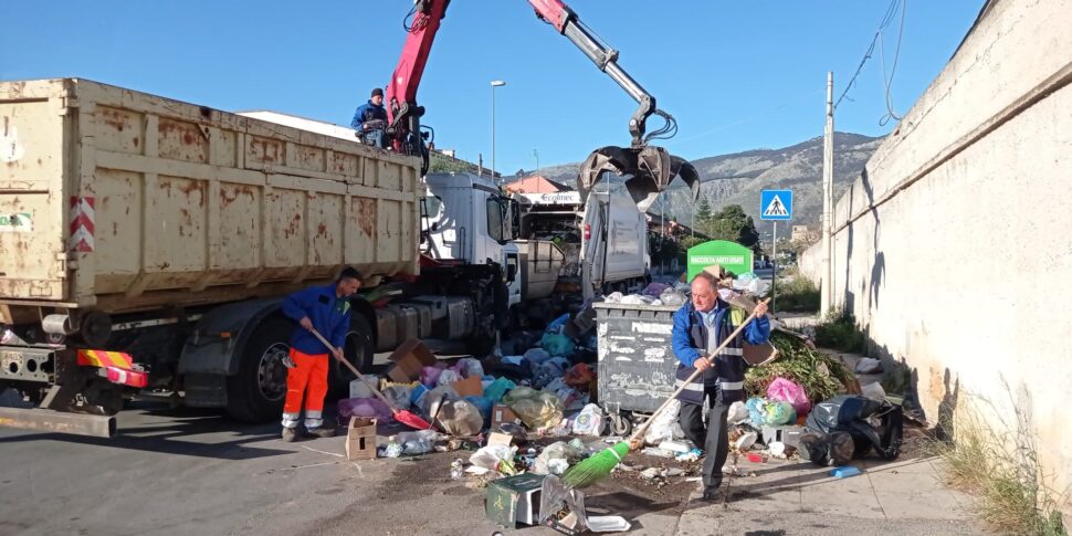 Palermo: la Rap al lavoro per le bonifiche, ma l’immondizia resiste