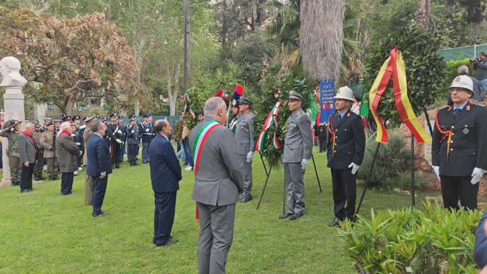 25 aprile, a Palermo corone alloro sui cippi commemorativi