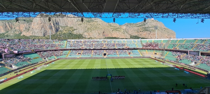 Calcio: Palermo-Reggiana 1-2, i rosa non sanno più vincere