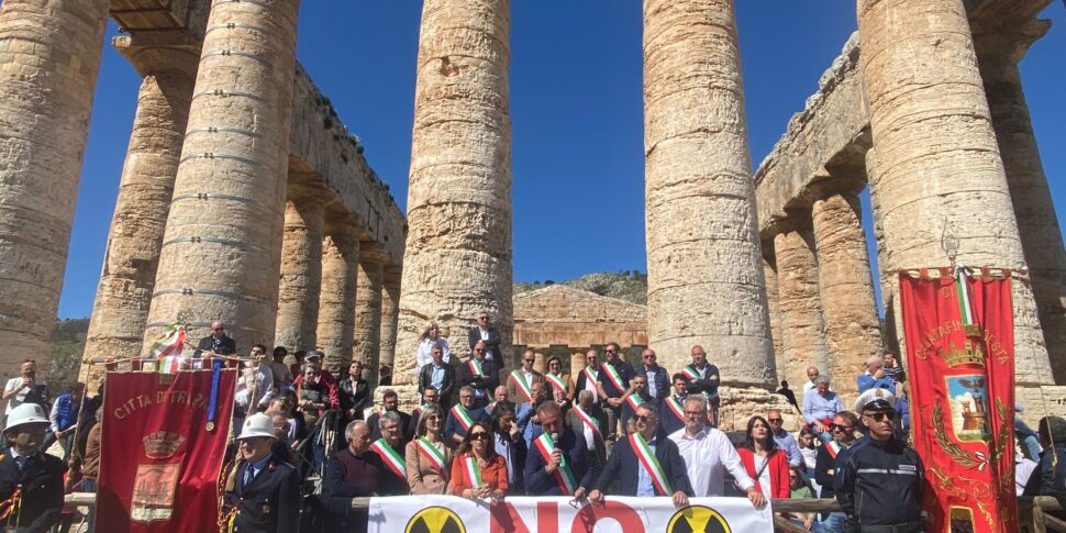Protesta al tempio di Segesta: «No alle scorie radioattive»
