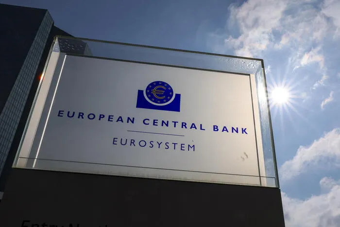 Bce, l'Eurozona è in ripresa graduale ma costante