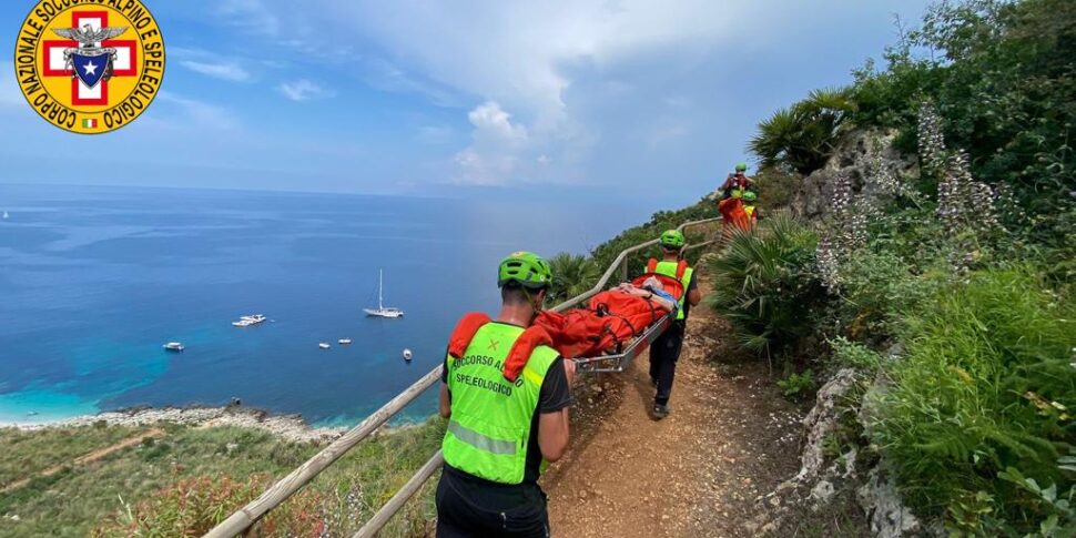 Zingaro, turista francese scivola e si frattura una caviglia: lo porta in salvo il Soccorso alpino