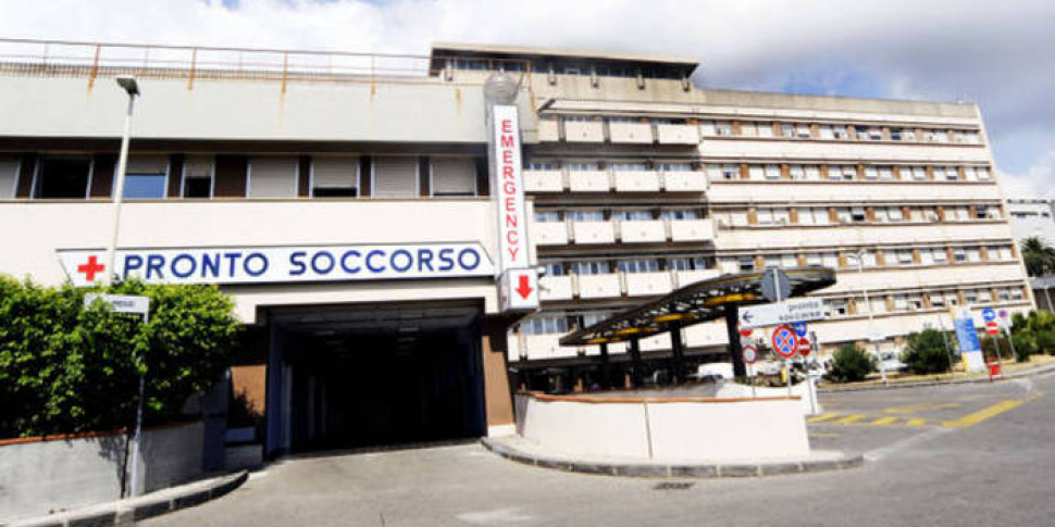 Incidente a Messina, scontro tra un'auto e una moto: due feriti trasportati al Policlinico