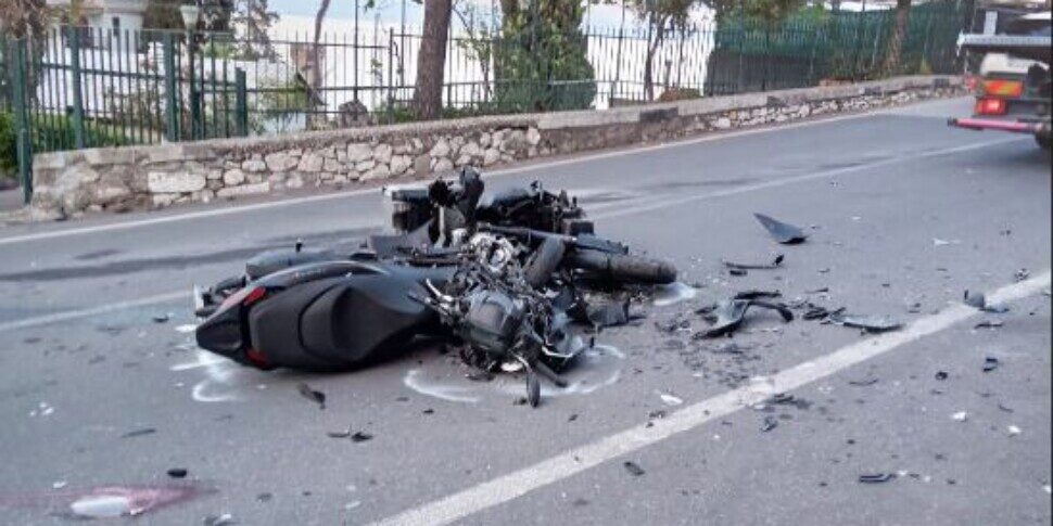 Drammatico scontro tra due moto a Taormina: un giovane di 23 anni in coma