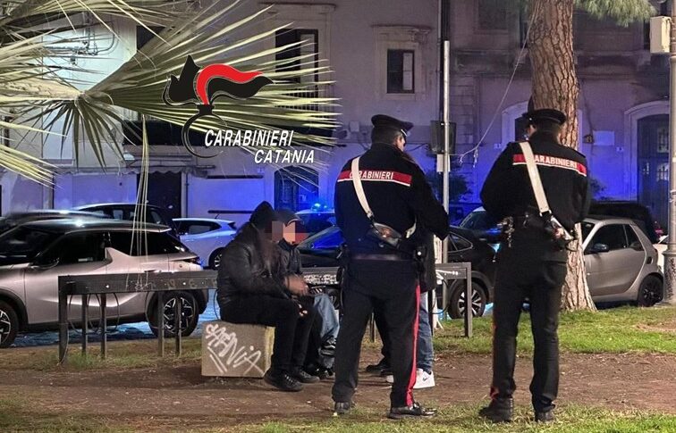 Lo scooter come base per lo spaccio: bloccato a Catania uno straniero di 25 anni