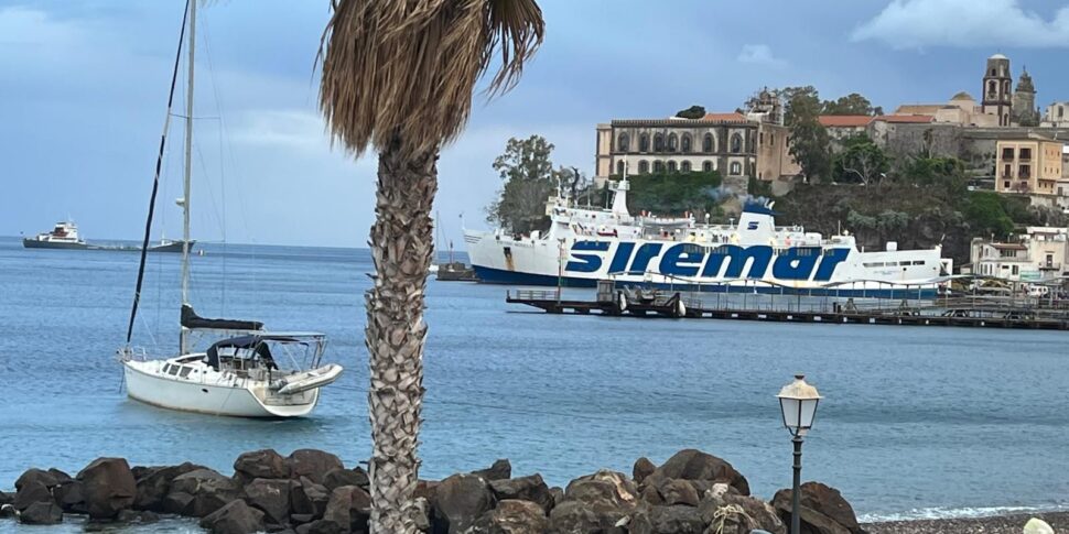 Il maltempo sferza le Eolie, fermi gli aliscafi da e per Milazzo