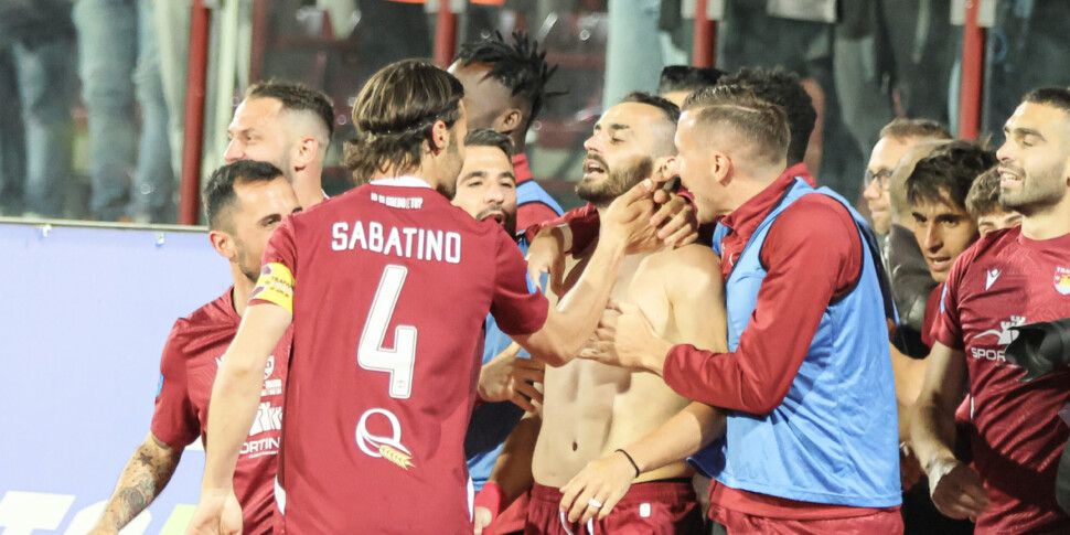 Festa Trapani: battuto il Siracusa, i granata promossi in Serie C con quattro turni di anticipo