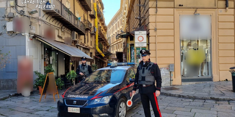 La turista stuprata nel B&B a Palermo: dall'arrivo in ospedale al giro in scooter
