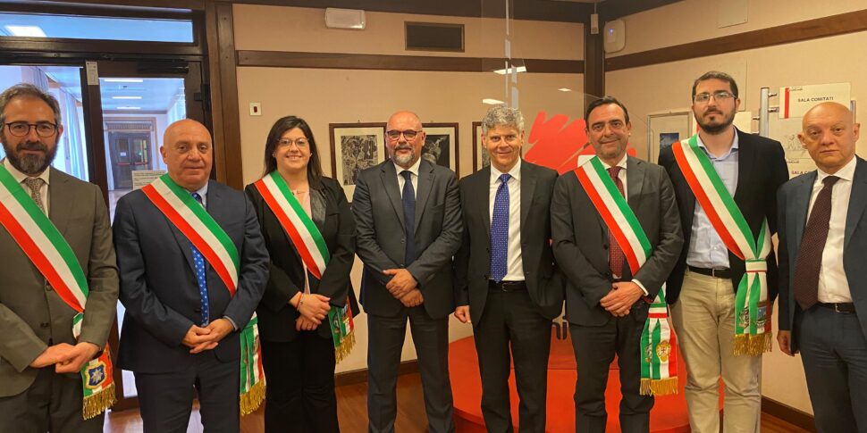 Siglato l'accordo tra UniCredit e l'Associazione italiana città della ceramica