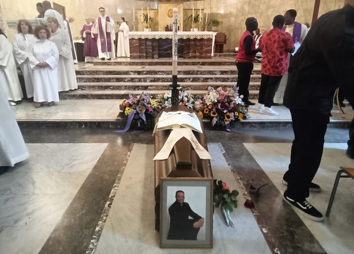 Celebrati funerali don Charles, prete nigeriano amato a Palermo