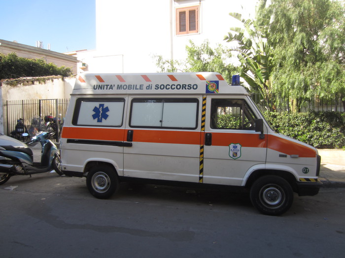 Ventenne picchiato da un gruppo di sei adolescenti a Palermo