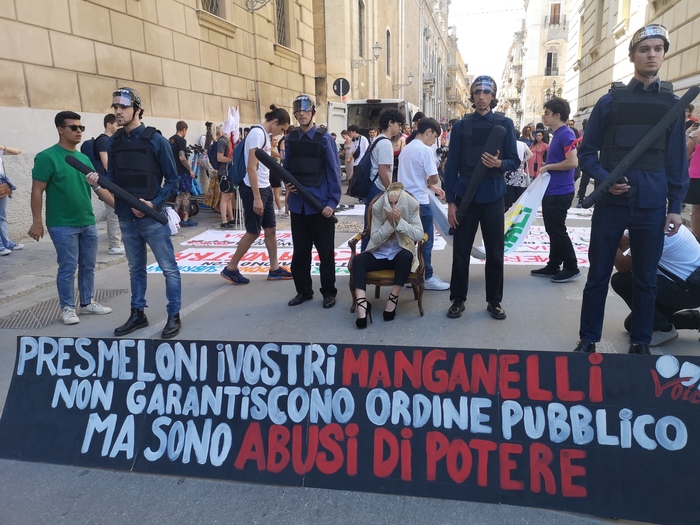 Falcone: corteo a Palermo, 'no mafia no guerra'
