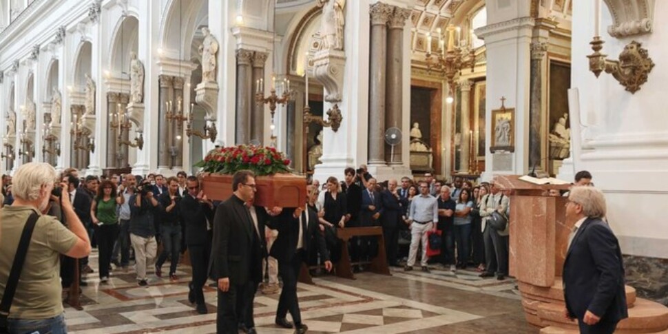 I funerali di Onorato a Palermo, gli amici: «Progettava il futuro e aveva ancora tanti sogni»