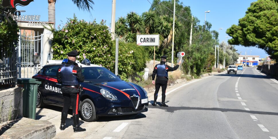 Serie di furti notturni nei centri commerciali a Carini, arrestato dai carabinieri