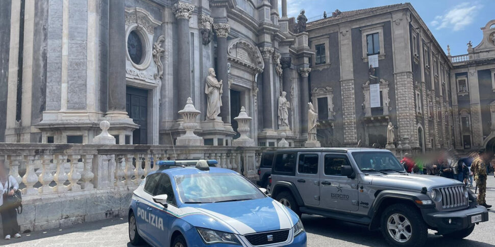 Catania, sorpresi a rubare carburante in un cantiere: intervento della polizia e dell’esercito