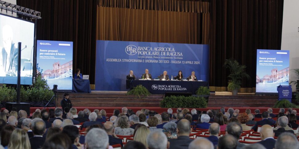 Banche, accordo per la fusione tra Popolare di Ragusa e Sant'Angelo