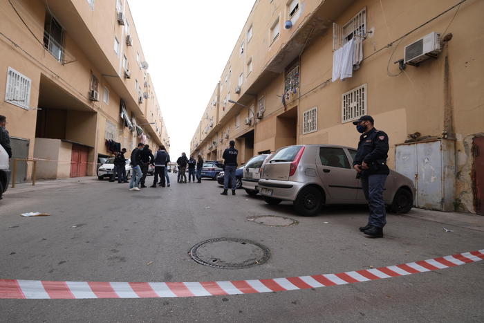 Molesta bambina, quartiere Zen 2 a Palermo tenta di linciarlo