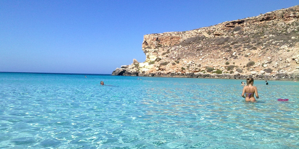 Lampedusa e Linosa: vietato sbarcare in auto, ma solo ad agosto