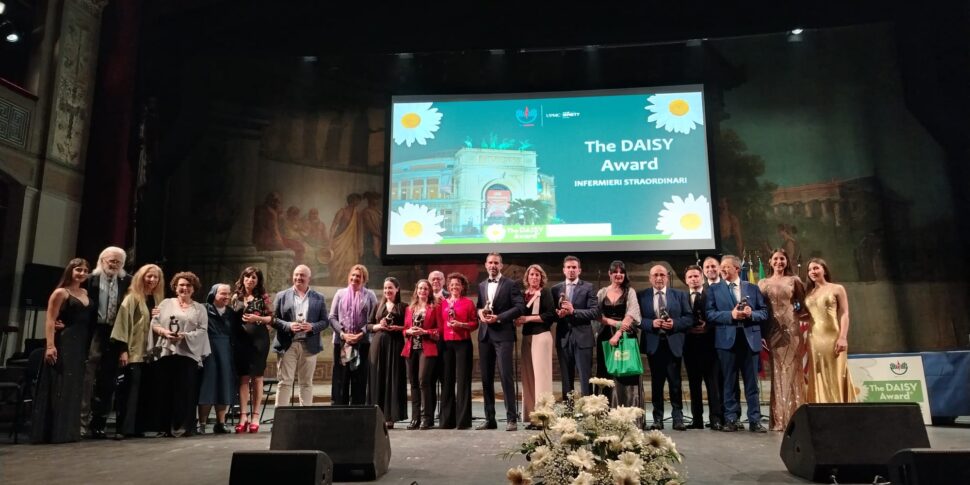 Palermo, infermieri premiati dall'ordine con i Daisy Awards