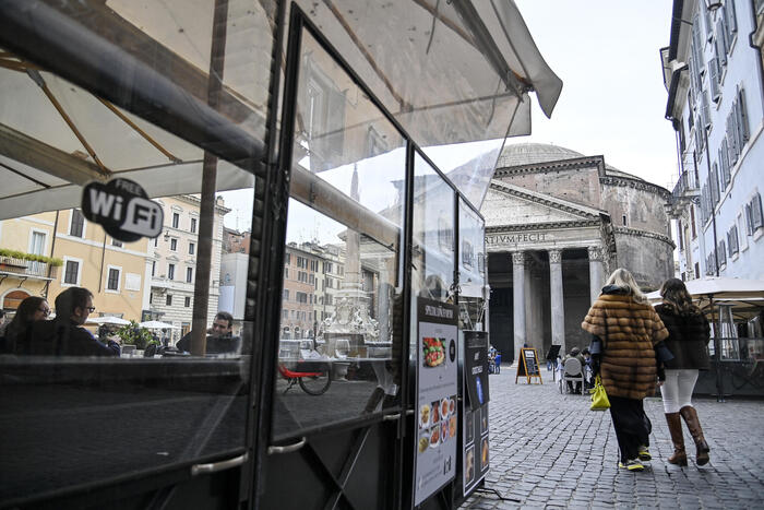 Campidoglio, 'da Urso inaccettabile arroganza sui dehors'