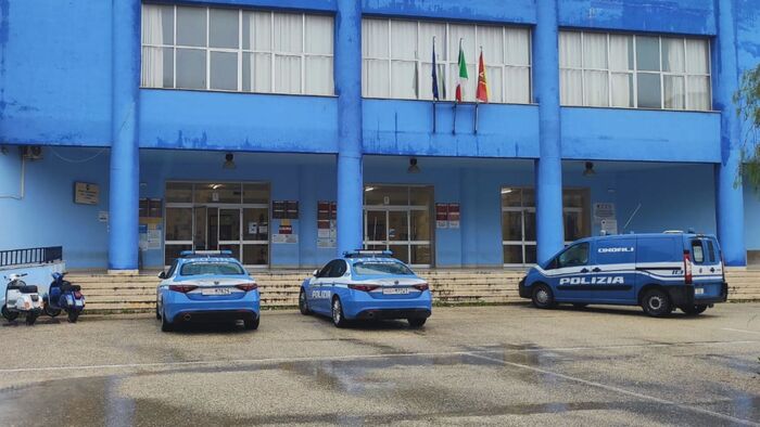 Controlli antidroga in scuola a Sciacca, ritrovate 23 dosi