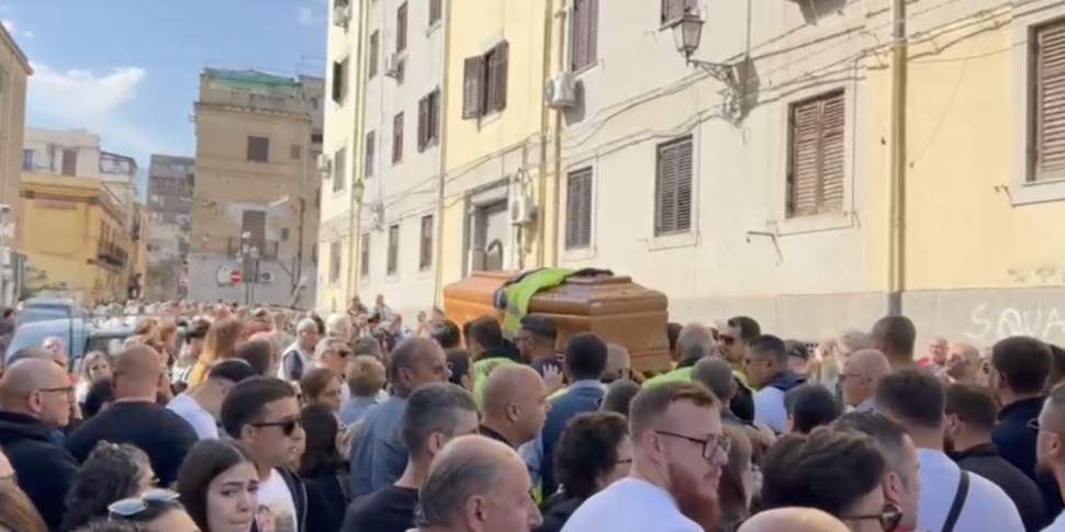 Strage di Casteldaccia, a Ballarò l'ultimo addio a Giuseppe La Barbera. Il parroco: «incapaci di garantire un lavoro dignitoso»