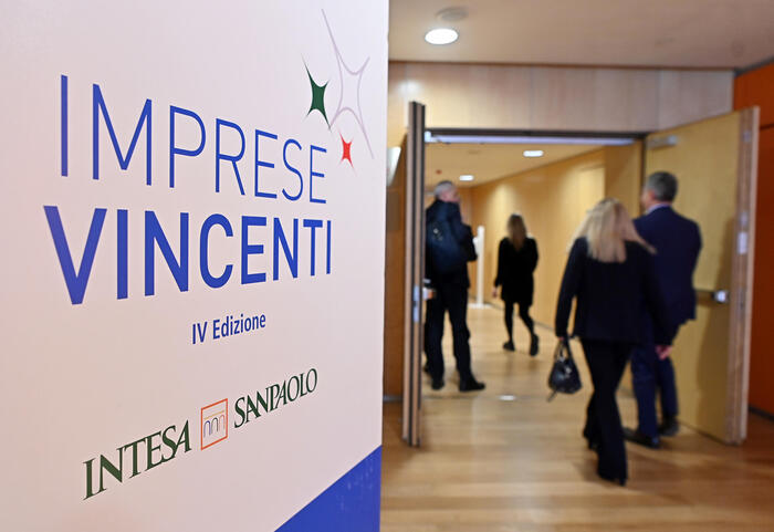 Intesa Sp, le 'imprese vincenti' di Milano per digitale e ESG