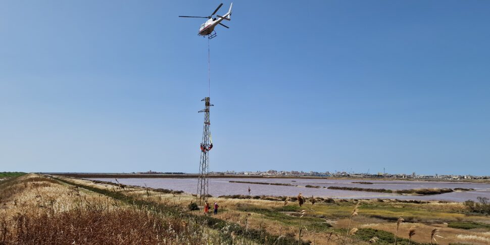 Trapani, eliminati i tralicci della luce nella Riserva naturale delle Saline