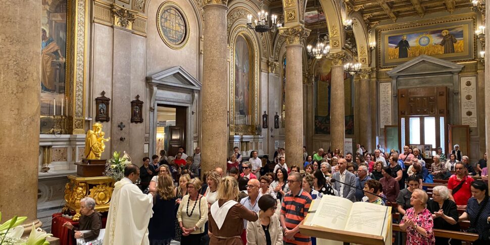 Centinaia di pellegrini a Messina per Sant'Antonio