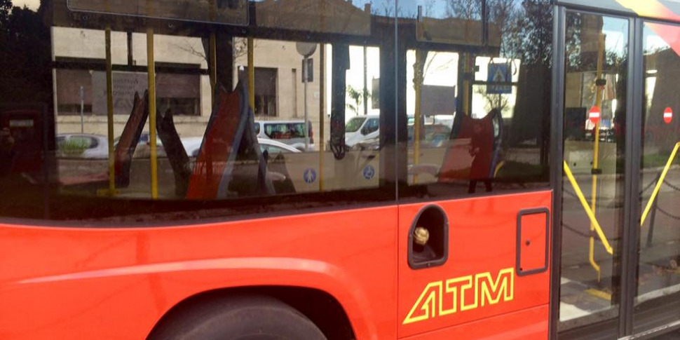 Messina, anziano aggredito e picchiato sull'autobus dopo una lite