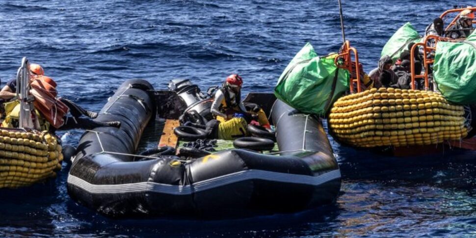 Migranti: arrivati in 157 a Lampedusa, giunti nell'isola con tre diverse imbarcazioni