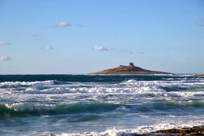 Festa non autorizzata sull'isolotto di Isola delle Femmine nel palermitano, denunciati