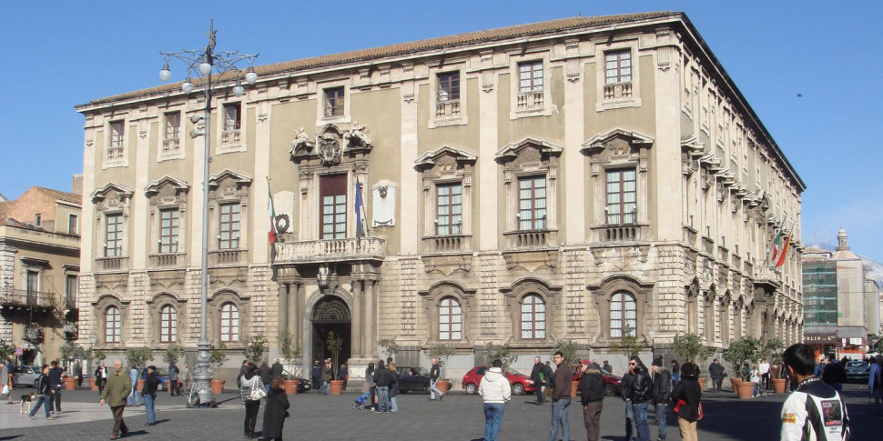 Comune di Catania, concorsi per 28 istruttori tecnici e 80 agenti di polizia municipale: i bandi