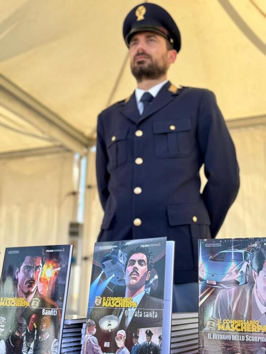 Etna comics, stand Polizia con Lamborghini e unità cinofile