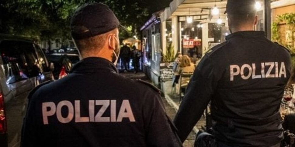 Rubato il monopattino a un rider a Palermo, due denunciati