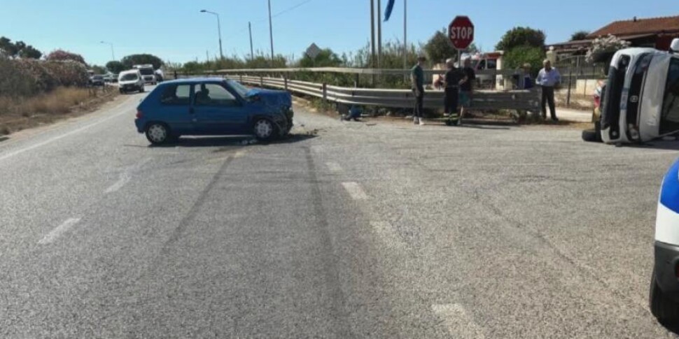 Schianto frontale tra due auto tra Scicli e Sampieri: tre feriti, un minorenne in ospedale