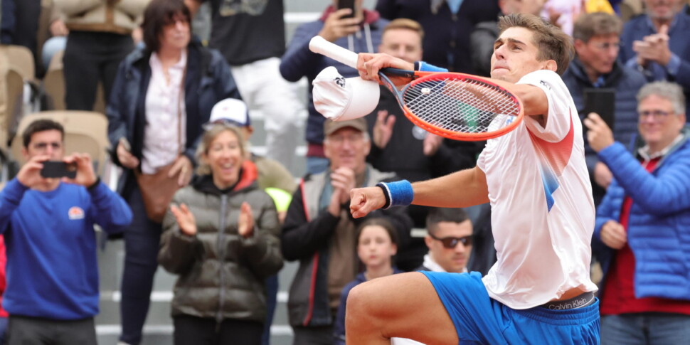 Non solo Sinner, è Italia show al Roland Garros: vincono anche Cocciaretto e Arnaldi