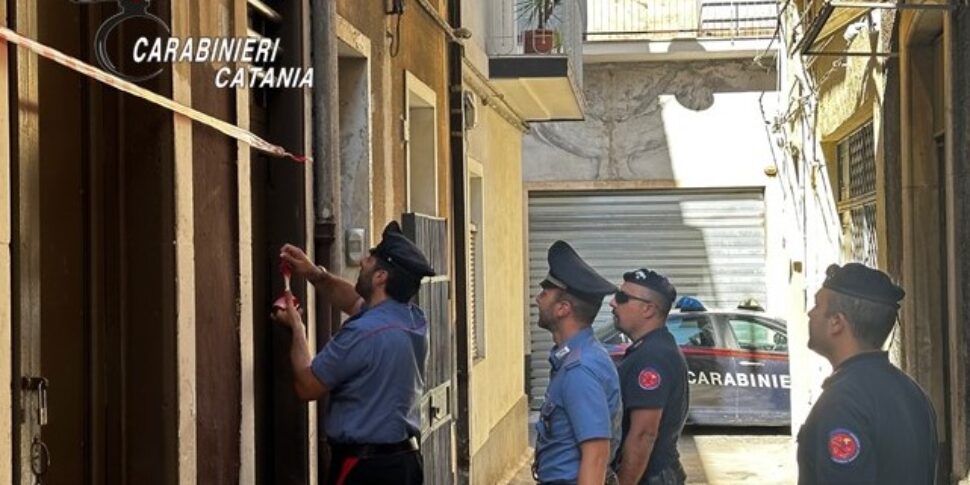 Paternò, controlli nelle case abbandonate e pericolanti: trovati migranti irregolari