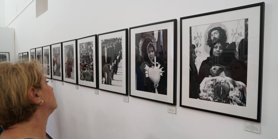 Comiso, alla Fondazione Bufalino la mostra «Immagini per Cento Sicilia» con le foto di Giuseppe Leone