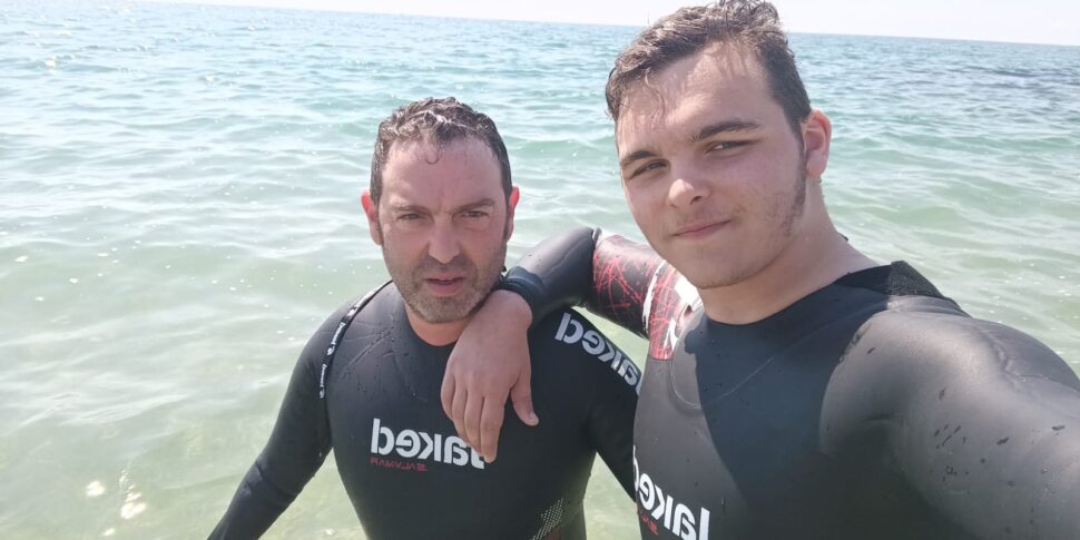 Con le protesi a entrambe le braccia, attraverserà a nuoto lo Stretto di Messina