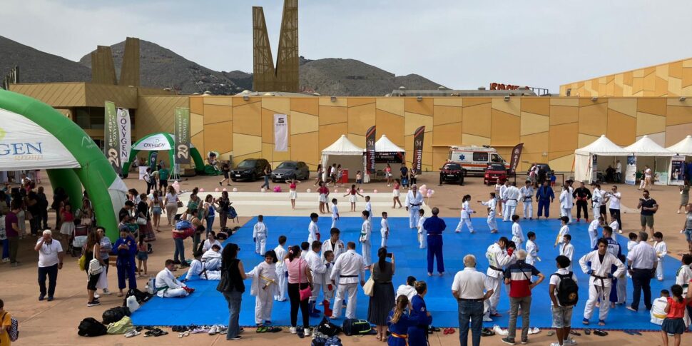 Palermo, un villaggio dello sport nella piazza del centro commerciale: due giorni per ragazzi e famiglie