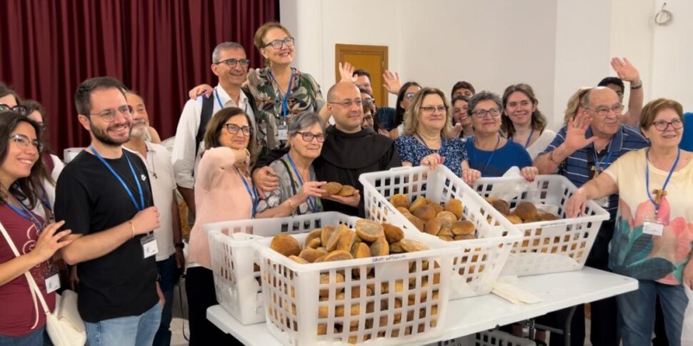 A Palermo si rinnova la tradizione del Pane di Sant'Antonino: distribuito in carcere e negli ospedali