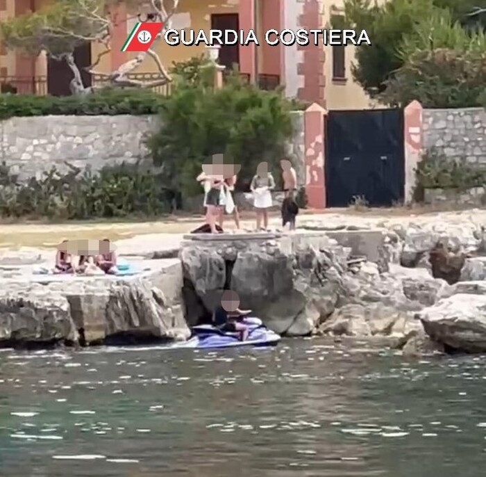 Guardia costiera sequestra acquascooter a Palermo