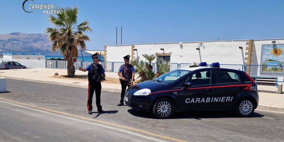 Rapinarono due turisti a Isola delle Femmine, quattro arresti