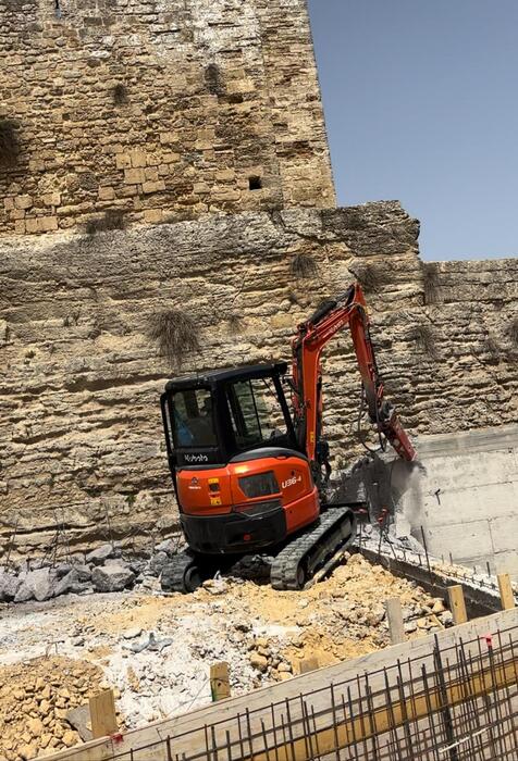 A Enna abbattuto il muro a ridosso del Castello di Lombardia